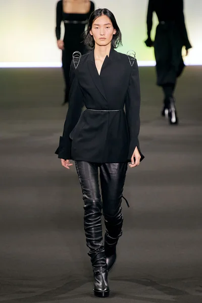 Look 3